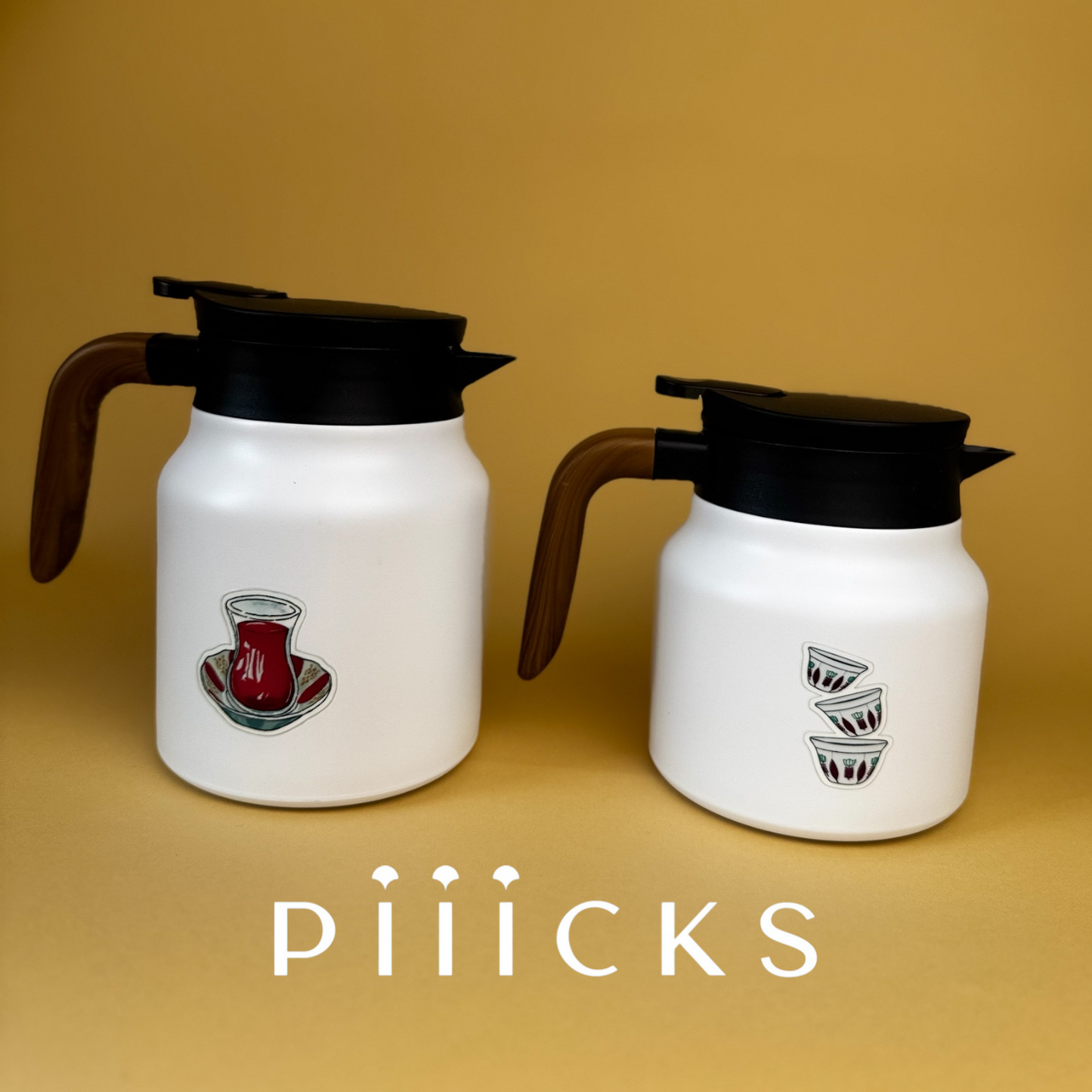 طقم حافظتين بنقشة الاستكانة والفنجان