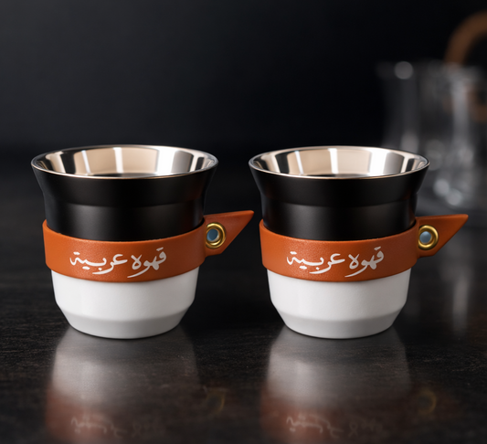 ⁨طقم كوبين اسبريسو مع جلد⁩ بعبارة قهوه عربية
