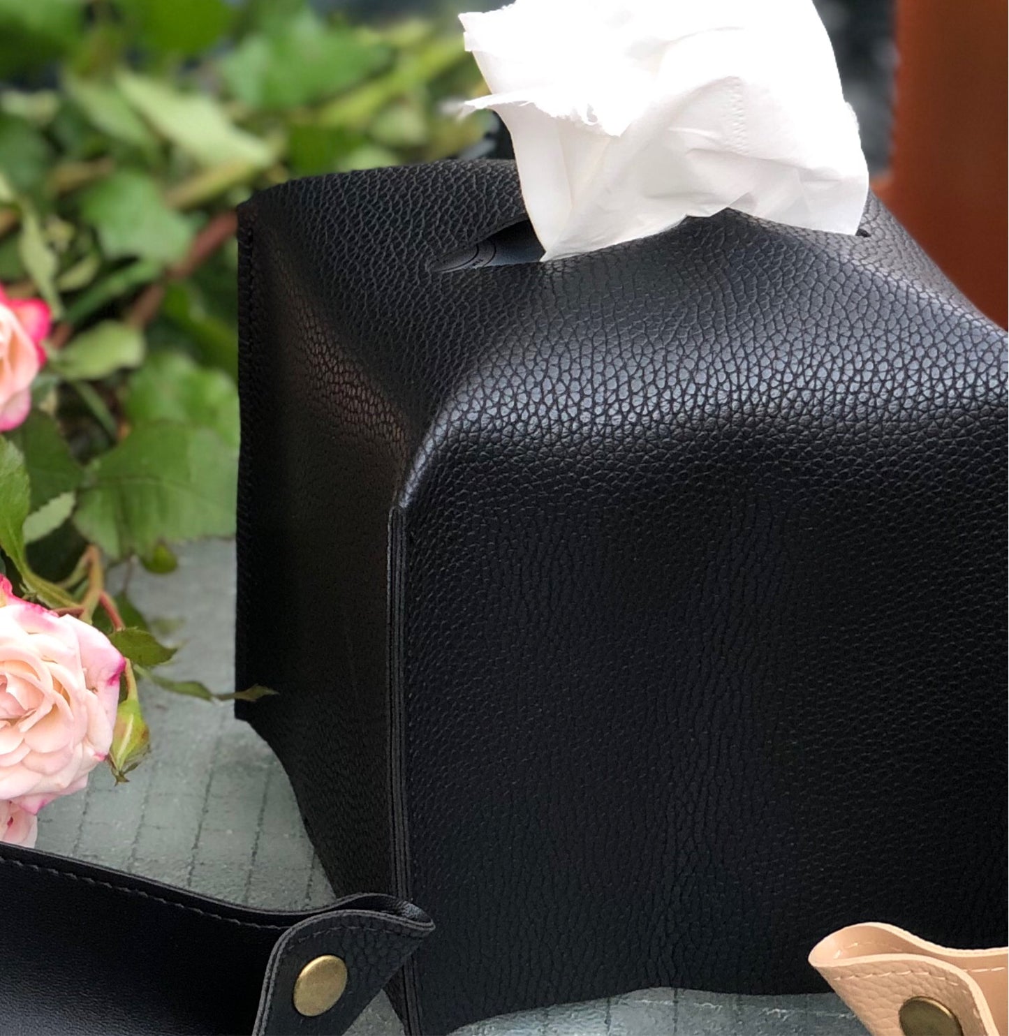 Leather Tissue coverغطاء جلدي للمناديل - مربع -